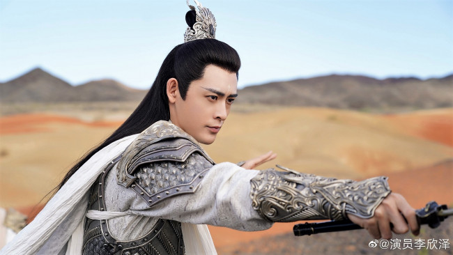 Обои картинки фото кино фильмы, immortal samsara, мужчина, доспехи, меч, пустыня