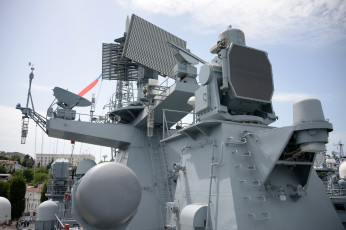 обоя корабли, фрегаты,  корветы, радиоэлектронное, вооружение, фрегат, адмирал, макаров, автор, андрей, киреев