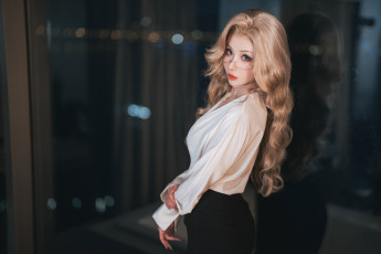 Картинка rioko+ryoko девушки девушка женщина блондинка светловолосая сексуальная модель звезда позирует разная обувь верхняя стильная одежда нижнее эротическое бельё трусы лифчик колготки чулки аксессуары макияж и множество элементов на фотографии