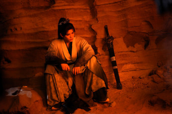 Картинка fox+spirit+matchmaker+love+in+pavilion кино+фильмы fox+spirit+matchmaker +love+in+pavilion парень скала меч пещера