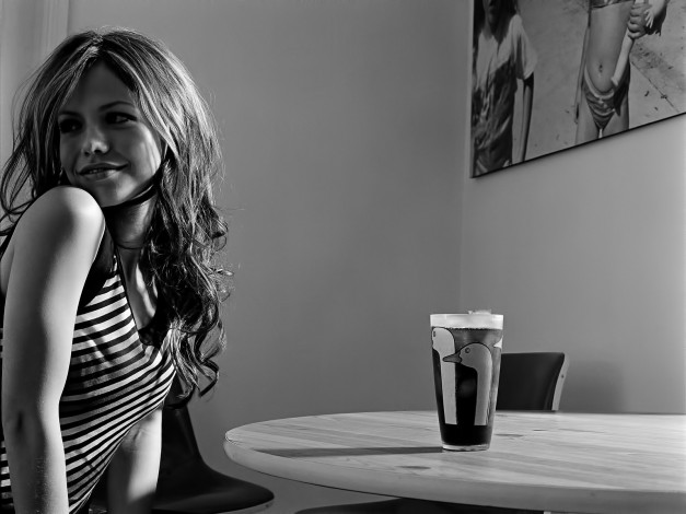 Обои картинки фото Tammin Sursok, девушки