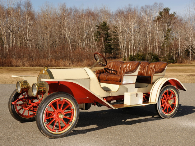 Обои картинки фото автомобили, классика, дорога, трава, автомобиль, небо, деревья