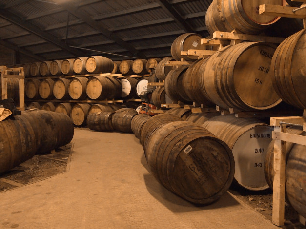 Обои картинки фото whisky, разное, другое, виски, бочки, погреба