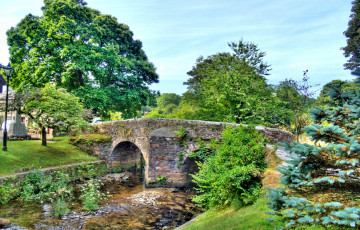 Картинка природа реки озера трава деревья мост каменный овраг ручей