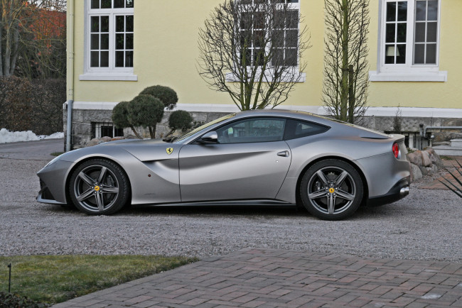 Обои картинки фото 2013, ferrari, f12, berlinetta, автомобили