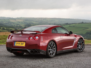 обоя автомобили, nissan, datsun, красный, 2014г, r35, uk-spec, gt-r