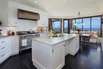 Картинка интерьер кухня стулья стиль стол