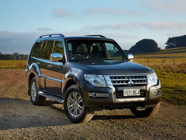 Обои картинки фото автомобили, mitsubishi, 2014г, au-spec, 5-door, pajero, темный