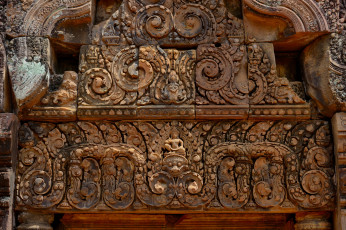 Картинка разное рельефы +статуи +музейные+экспонаты камбоджа бантеайсрей