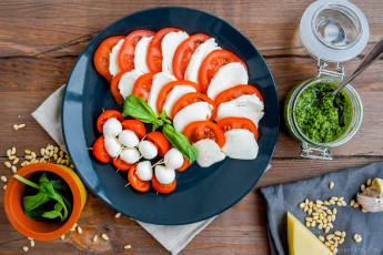 Картинка еда салаты +закуски капрезе помидор моцарелла песто салат