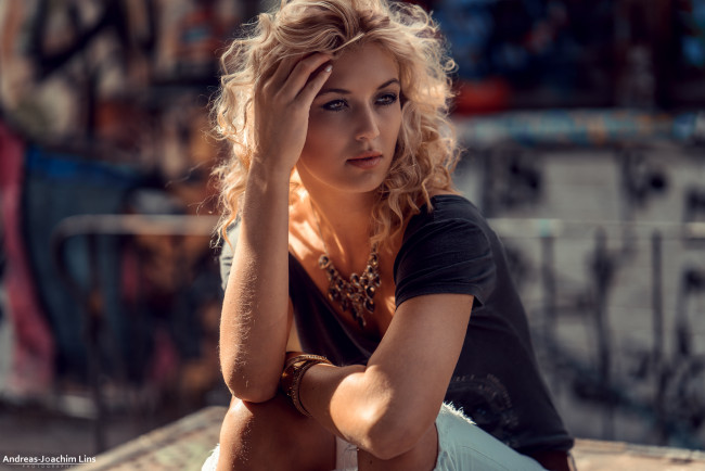 Обои картинки фото девушки, -unsort , блондинки,  светловолосые, взгляд, лицо