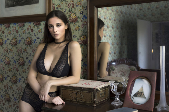 Обои картинки фото девушки, -unsort , брюнетки, темноволосые, лицо, взгляд