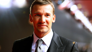 Картинка мужчины андрей+шевченко андрей шевченко улыбка футболист пиджак