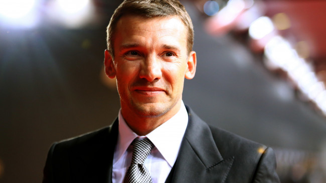 Обои картинки фото мужчины, андрей шевченко, андрей, шевченко, улыбка, футболист, пиджак