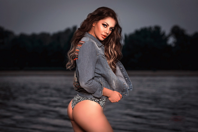 Обои картинки фото девушка, девушки, -unsort , брюнетки, темноволосые, модель