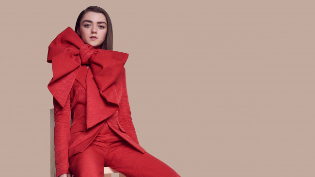 Обои картинки фото девушки, maisie williams, бант, костюм, шатенка, актриса