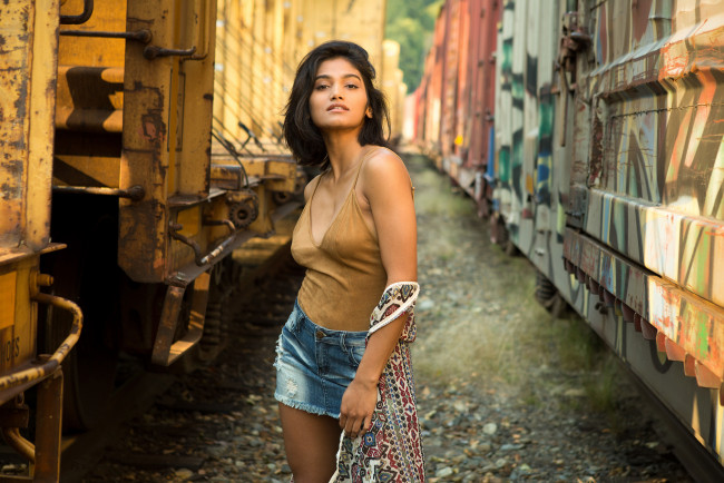 Обои картинки фото angel constance, девушки, angel, constance, девушка, модель, брюнетка, красотка, стройная, сексуальная, смуглая, поза, знойная, жгучая, флирт, макияж, взгляд