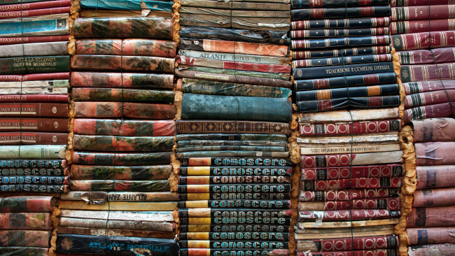 Обои картинки фото разное, канцелярия,  книги, старые, книги, много