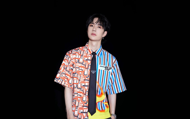 Обои картинки фото мужчины, wang yi bo, актер, певец, рубашка, галстук