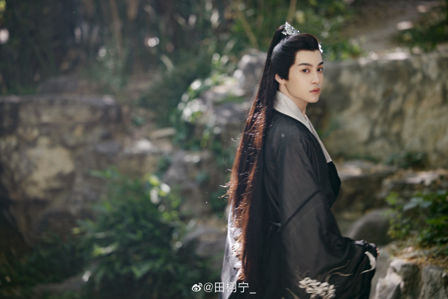 Обои картинки фото мужчины, tian xu ning, тянь, сюй, нин, tian, xu, ning