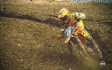 Картинка спорт мотокросс гонки кросс трасса