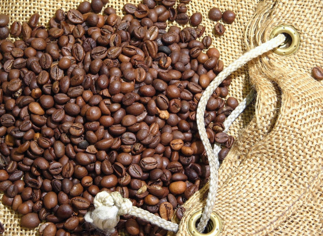 Обои картинки фото еда, кофе, кофейные, зёрна, зерна, ткань