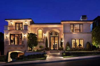 Картинка города -+здания +дома особняк газон огни ночь ландшафт