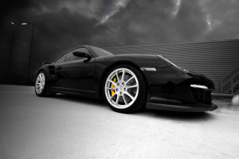 Картинка автомобили porsche порше черный ракурс тучи фонарь