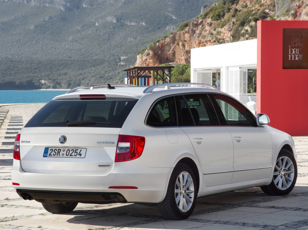 Обои картинки фото автомобили, skoda, greenline, superb, combi, 2013г
