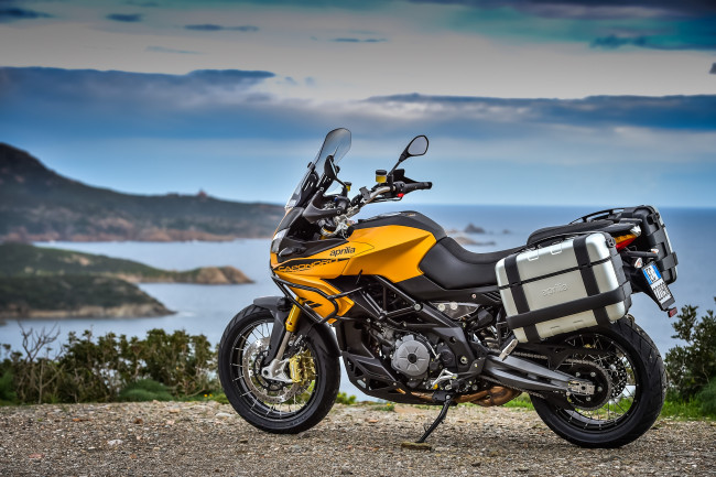Обои картинки фото мотоциклы, aprilia