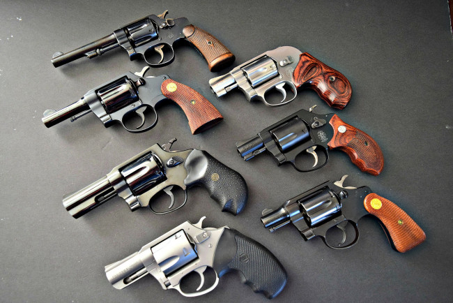Обои картинки фото оружие, револьверы, арсенал