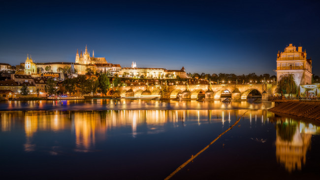 Обои картинки фото prague castle and charles bridge, города, прага , Чехия, простор
