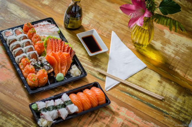 Обои картинки фото еда, рыба,  морепродукты,  суши,  роллы, снедь