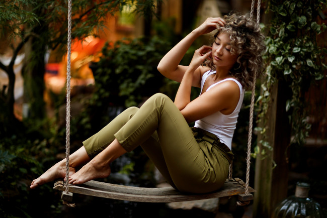 Обои картинки фото девушки, -unsort , азиатки, качели, девушка