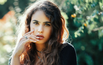 обоя sheila sanko, девушки, sheila, sanko, портрет, лицо, девушка, модель, брюнетка, красотка, красавица, стройная, сексуальная, поза, флирт, причёска, макияж