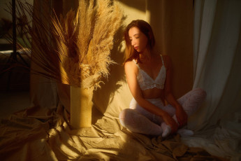 обоя бестия, девушки, - брюнетки,  шатенки, женщины, шатенка, темноволосая, сексуальная, модель, звезда, разная, обувь, верхняя, одежда, нижнее, эротическое, бельё, колготки, чулки, аксессуары, и, множество, всяческих, элементов, на, картинке, фотографий, изображении