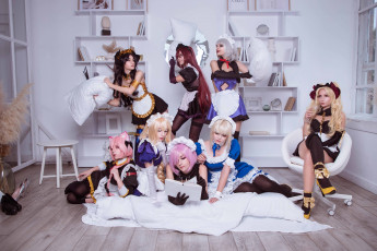 Картинка девушки -+креатив +косплей образы костюмы горничные комната подушки