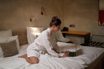 Картинка disha+shemetova девушки девушка женщина брюнетка темноволосая сексуальная модель звезда позирует разная обувь верхняя стильная одежда нижнее эротическое бельё трусы лифчик колготки чулки аксессуары макияж и множество элементов на фотографии