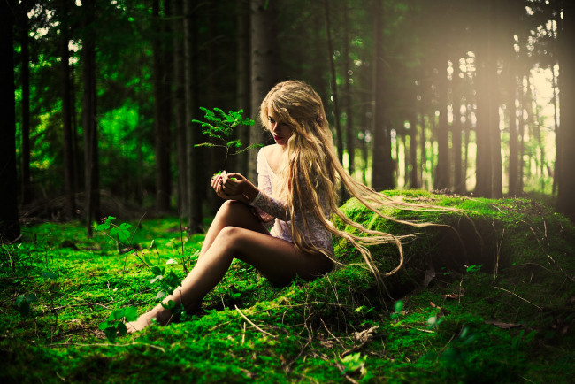 Обои картинки фото бестия, девушки, - блондинки,  светловолосые, девушка, женщина, блондинка, светловолосая, сексуальная, модель, звезда, позирует, разная, обувь, верхняя, стильная, одежда, нижнее, эротическое, бельё, трусы, лифчик, колготки, чулки, аксессуары, макияж, и, множество, элементов, на, фотографии