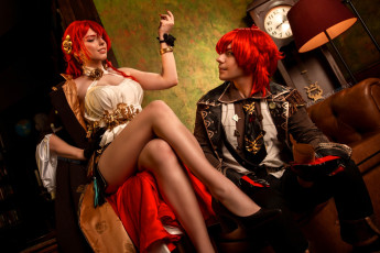 обоя svizee, разное, мужчина женщина, образы, косплей, наряд, костюмы, пара, диван, часы, торшер