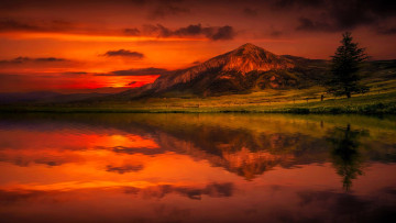 обоя природа, восходы, закаты, закат, горы, луга, озеро, дерево