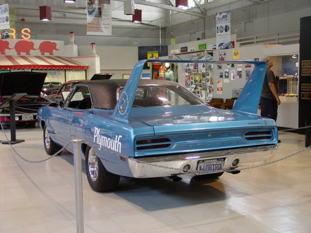 Обои картинки фото plymouth, hemi, cuda, автомобили, выставки, уличные, фото
