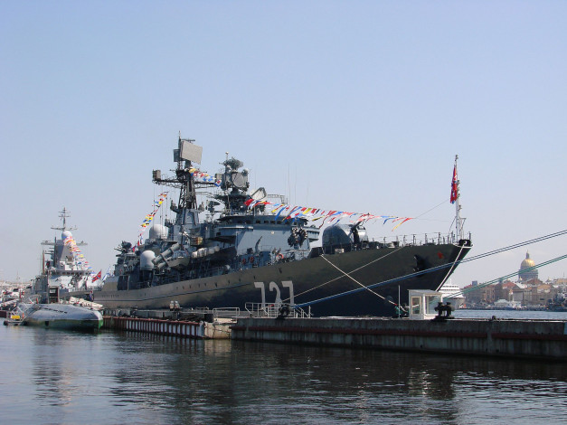 Обои картинки фото корабли, крейсеры, линкоры, эсминцы, причал