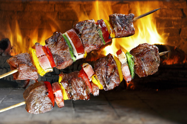 Обои картинки фото еда, шашлык,  барбекю, шампур, овощи, мясо