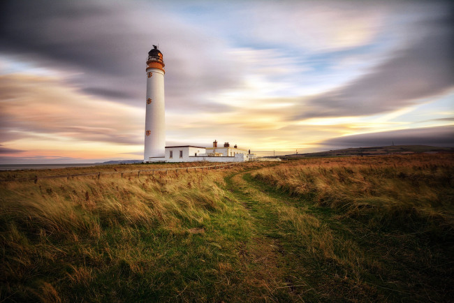 Обои картинки фото природа, маяки, поле, трава, маяк