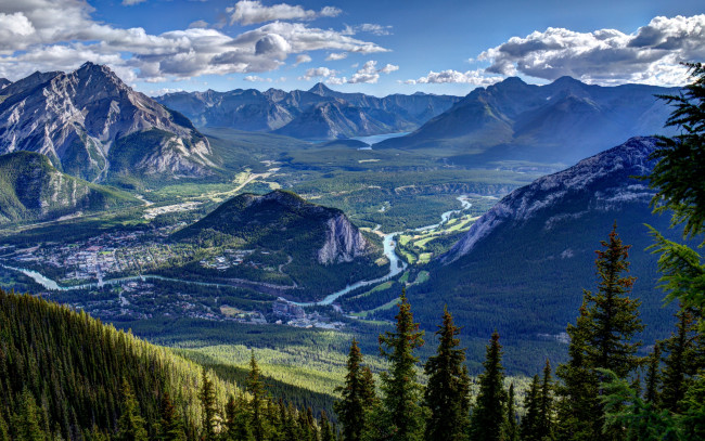 Обои картинки фото природа, горы, облака, canada, небо, alberta, banff, national, park, долина, река, лес, панорама