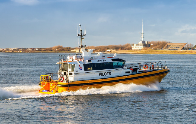 Обои картинки фото корабли, катера, лоцман