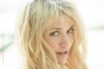 Картинка календари девушки женщина взгляд лицо