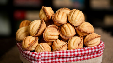 Картинка еда пирожные +кексы +печенье печенье орешки