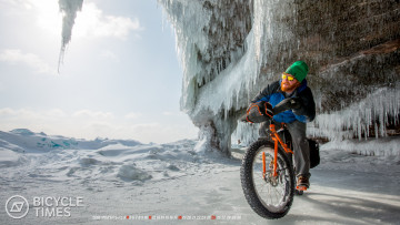 обоя календари, техника,  корабли, велосипед, мужчина, снег